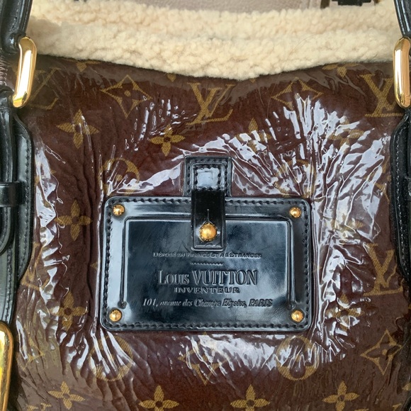 Louis Vuitton Limited Edition Monogram Black Patent Shearling Sac Thunder Tote - Picture 10 of 16